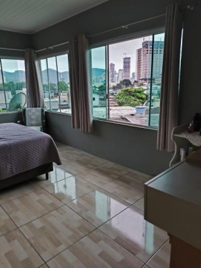 Linda casa 500 metros praia Itapema